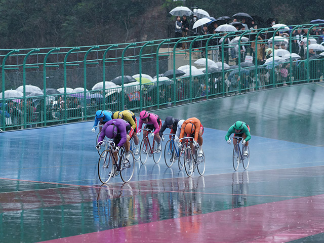 チャリロト公式 tweet media