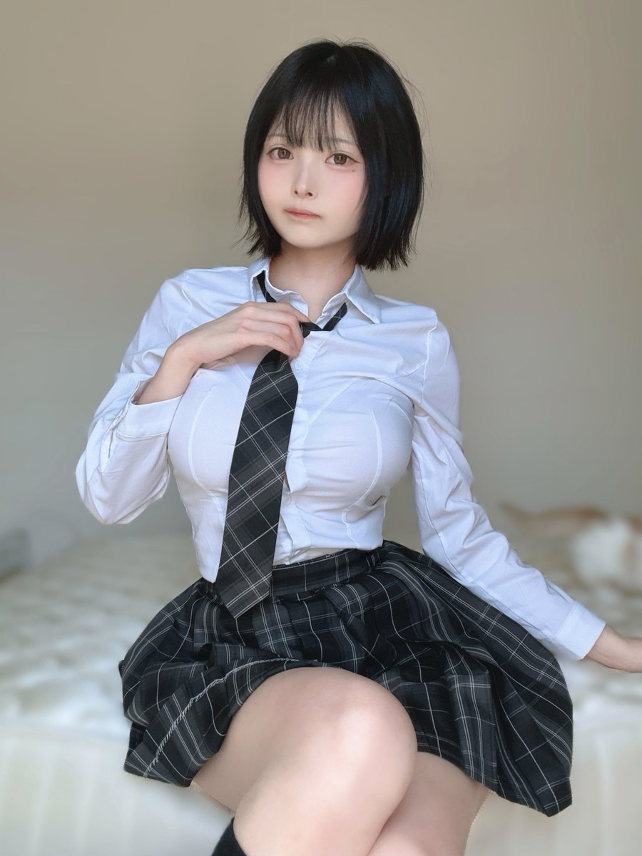 制服！ https://t.co/0Fko4mGwmR