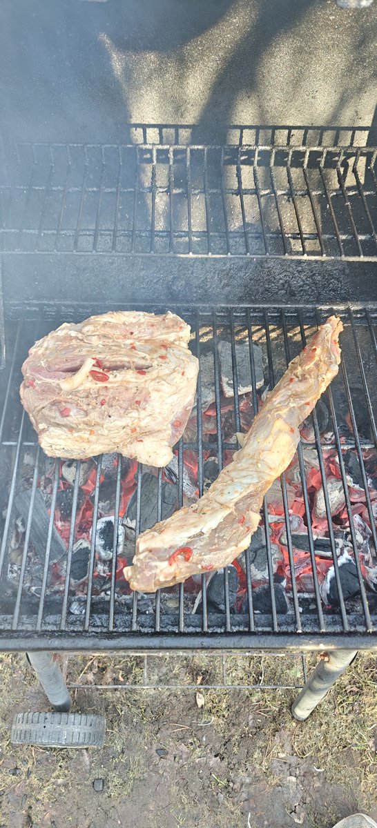 itzKevin117's tweet photo. Bbq season is here https://t.co/HEltbbXMj1