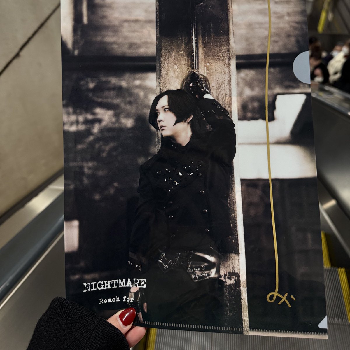 NIGHTMARE「Reach for」リリース インストアイベントへ🖤握手&amp;サイン&amp;2ショット撮影🤭

当時お友達に連れて行かれて初めて観たバンド、好きになったバンドがナイトメアでした🖤インディーズからメジャーデビューして、今も活動されてるとXで知って…約25年⁇ぶりに参加しちゃった✨
#NIGHTMARE  #RUKA