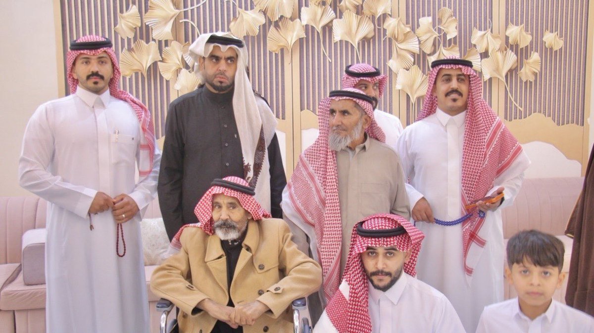 aljeaip's tweet photo. 🌹' 
 صــــور 📸
من معايدة أبناء الجعبان من الدهامشة من عنزه .
في ثاني أيام #عيد_الفطر المبارك لعام 1447هـ.
….
#تواصل_الجعبان
#الدهامشة 
#عرعر https://t.co/RpM767ypwC