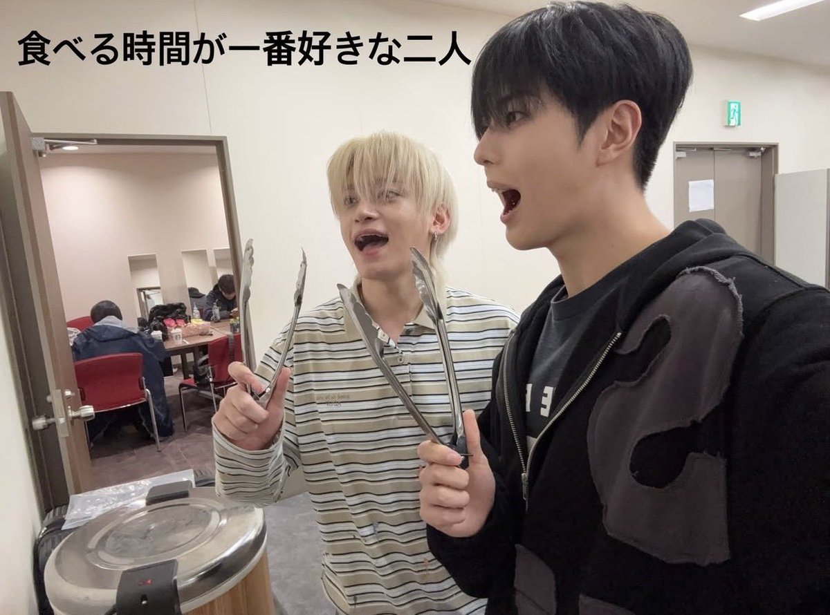 빠직이 tweet media