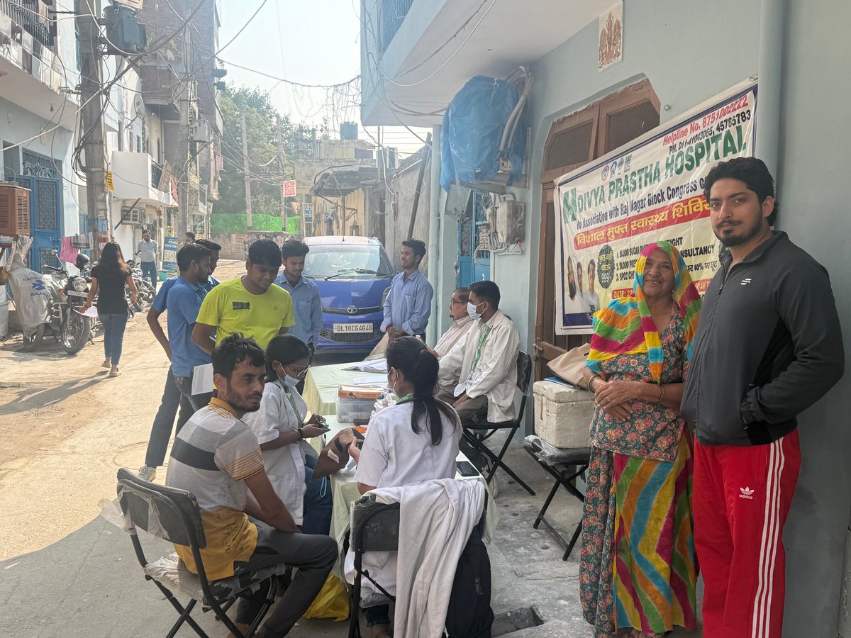 Ajayadavinc's tweet photo. - *कैंप का आयोजन*: राजनगर ब्लॉक कांग्रेस कमेटी के युवा साथी नींबू बुढ़ानिया ने फ्री मेडिकल चेकअप कैंप लगाया।
- *कैंप का स्थान*: गली नंबर RZF 6 में अपने घर के ��ामने।
- *कैंप में शामिल लोग*: राजनगर ब्लॉक कांग्रेस कमेटी के अध्यक्ष अजय यादव, बिजवासन युवा अध्यक्ष अरविंद सोकल,निखिल . https://t.co/rU2YtSCmFx