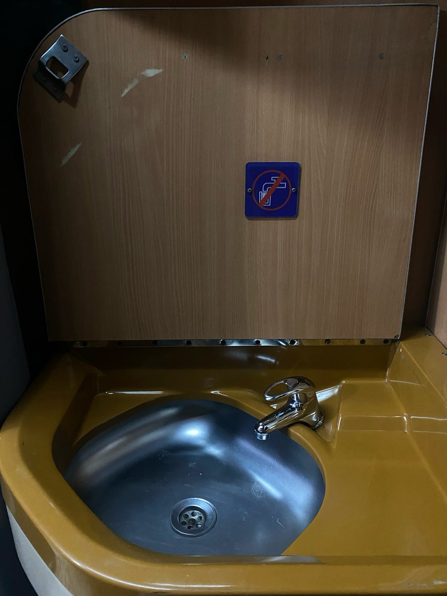 naïve❄️ tweet media