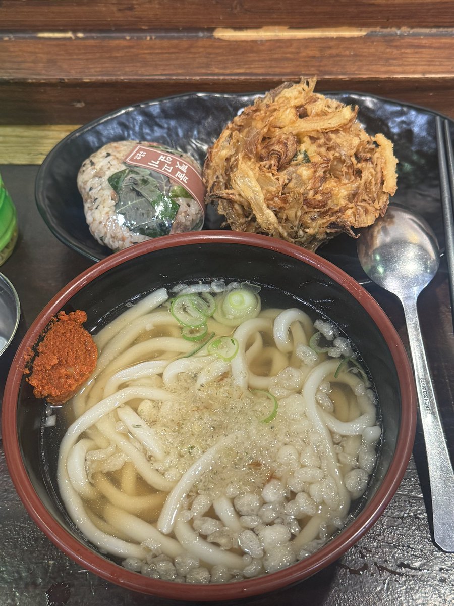 _nizzang's tweet photo. 사람들 창억떡 사러 광주 가는거 아니였음?! https://t.co/xm5PgVwqNr