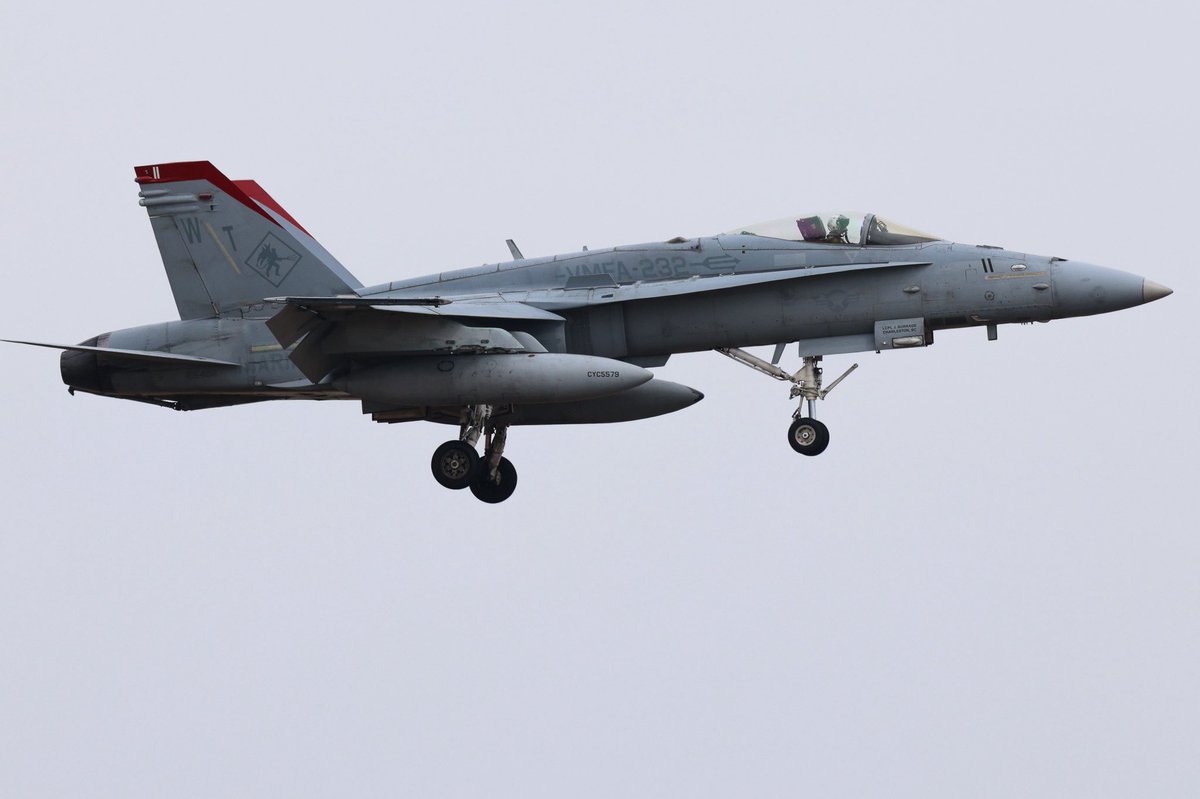 Kentom0813's tweet photo. お目当ての01撮れず...

2026.3.22 RJTY
VMFA-232 "Red Devils" https://t.co/18hfessIa5