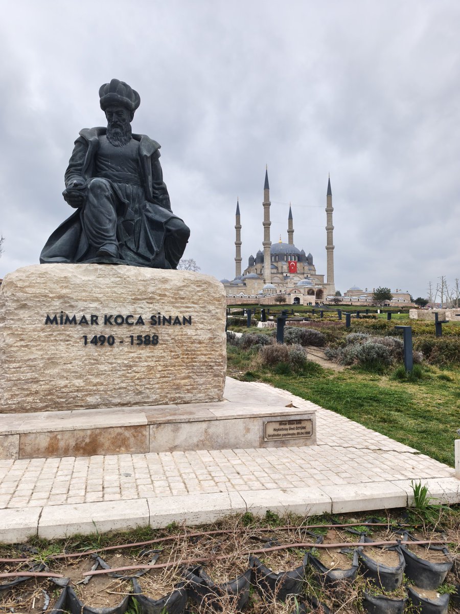 erdalicli1's tweet photo. "Çıraklığımı İstanbul'daki Şehzade Camii'nde yaptım. Kalfalığımı Süleymaniye Camii'nde tamamladım. Fakat bütün gücümü bu Selimiye Camii'ne sarf edip ustalığımı gösterdim."
[Mimar Sinan]
📍Edirne |  Selimiye Camii https://t.co/ujOTKei7zG