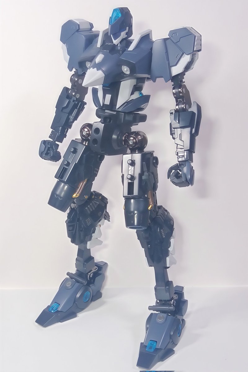 K201Tuyoshi's tweet photo. 【J-20 蒼威（ツァン ウェイ）】の上半身フレームも完成したので、下半身フレームと合体。

全高はフレーム状態で約21cm、スケールは1/100なので、ジェガンやギラ・ドーガクラスのサイズです。

4枚目はフル装備状態の参考画像です。

#見てプラスキー
#中華プラモ
#喜玩社
#XPLAY https://t.co/W7j9TK9EdW