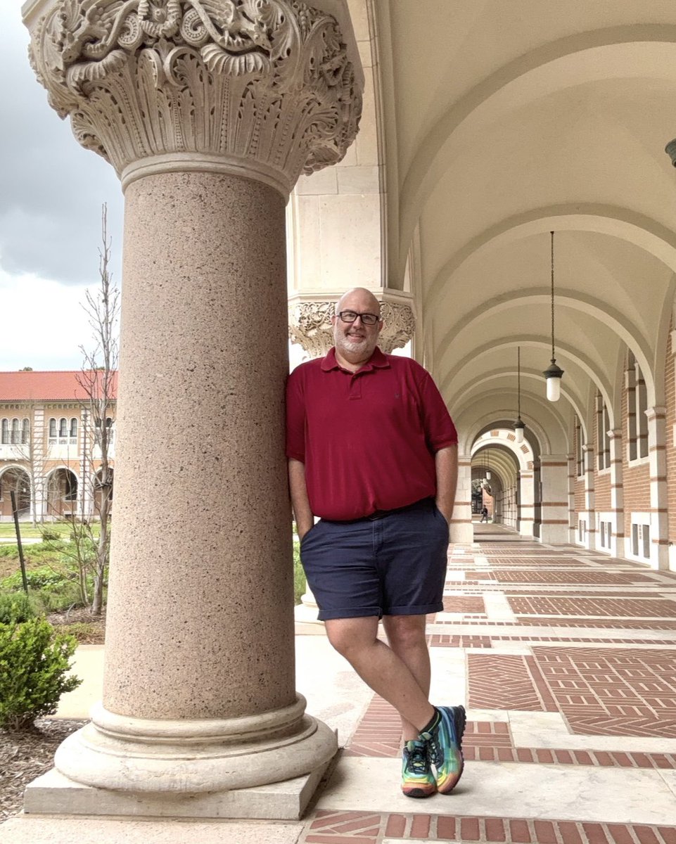 texphotobear tweet media