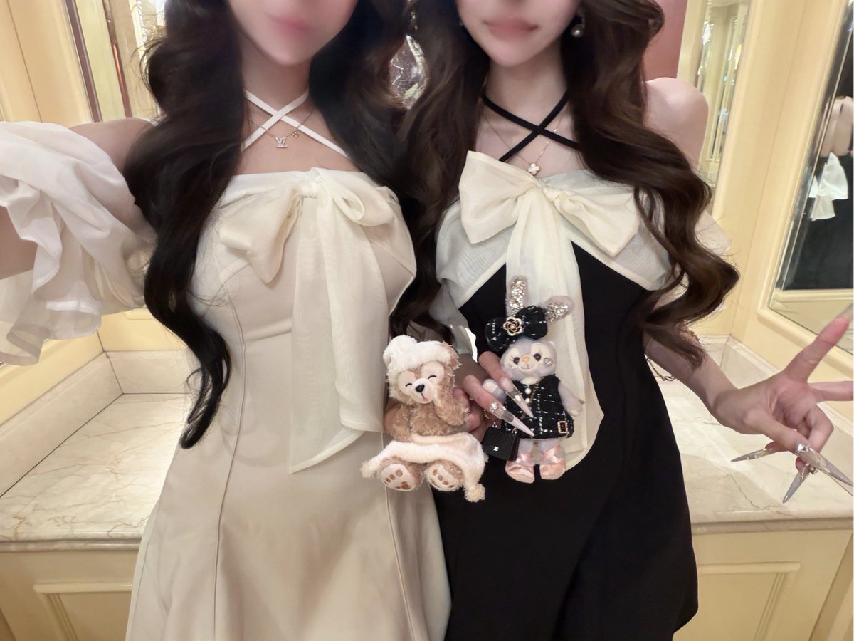 🫐🩵 tweet media