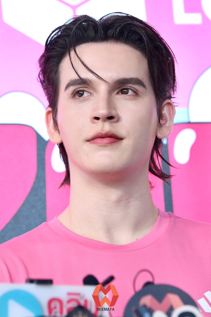 “มอส-แบงค์“ ระหว่างสัมภาษณ์กับสื่อมวลชนในงาน ‘Lazada Run Wellness Fest’ ร่วมสร้างปรากฎการณ์ ‘Guinness world record’ ฉลองวันเกิดลาซาด้า 💙🩷

Lazada Run Wellness Fest

#LZDRunWellnessFest
#MosBank #มอสแบงค์ 
#moslhong #isbanky