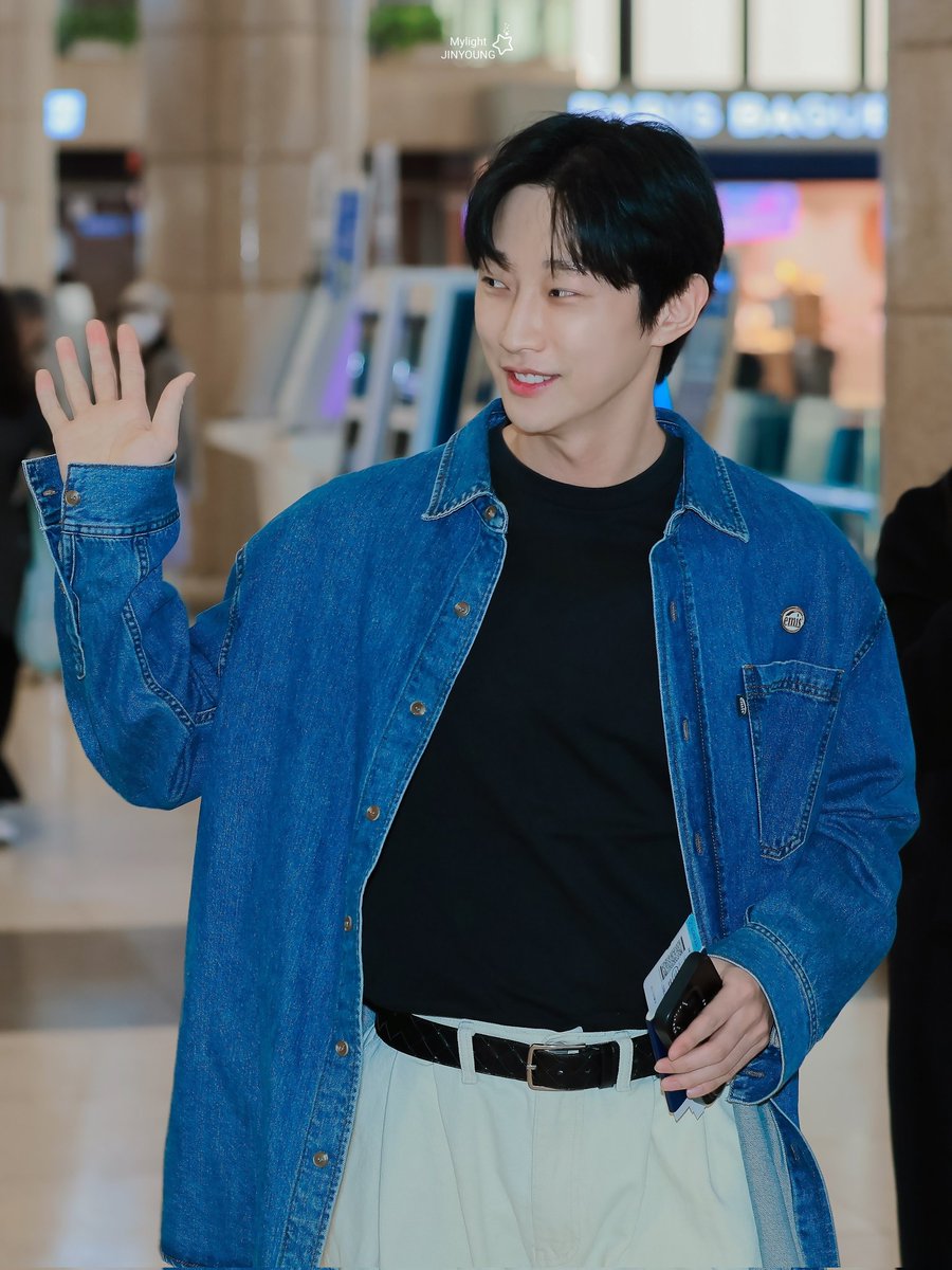 소중한 나의 빛,진영🌟 tweet media