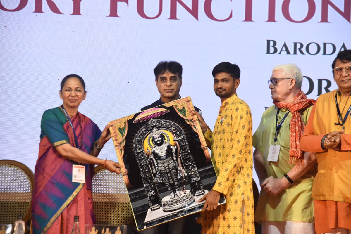 prafulpbjp's tweet photo. Had the opportunity to interact with young doctors and students on the second day of the 45th NMCON2026 in Vadodara. The platform was truly inspiring, filled with enthusiasm, innovation, and a strong spirit of service.
#NMCON2026 #Healthcare #YoungDoctors https://t.co/hKNhTqL9sP