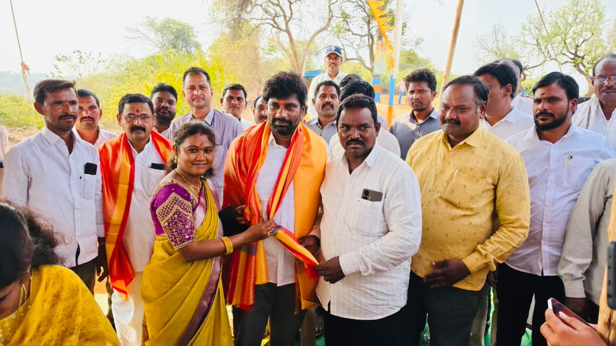 balkasumantrs's tweet photo. పార్పెల్లిలోని శ్రీ కాలభైరవ స్వామిని దర్శించుకుని ప్రత్యేక పూజలు నిర్వహించడం జరిగింది. https://t.co/sgmRjXzdwi