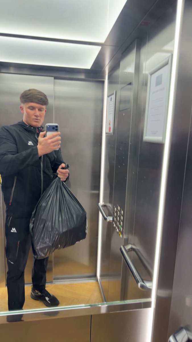 JAY J 🥵 tweet media