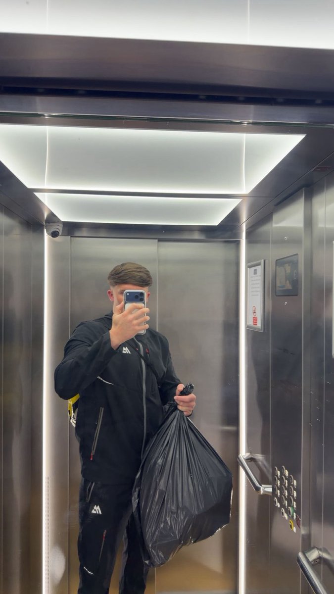 JAY J 🥵 tweet media