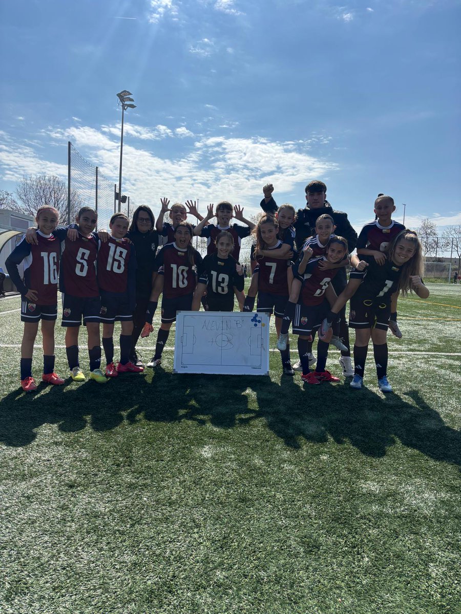 C.E. Mercantil tweet media