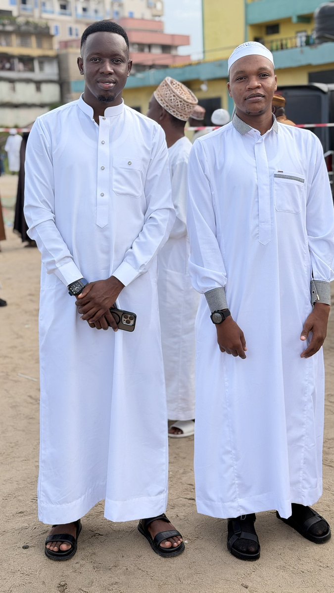 HusseinHamadii's tweet photo. Eid Mubarak 🌙😎 https://t.co/BBswC4LNbY
