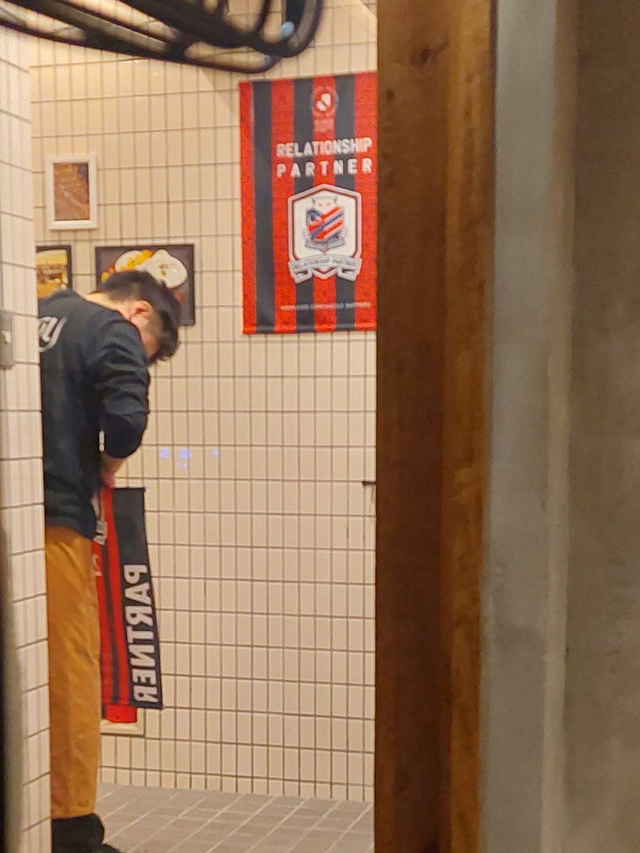 55kakope's tweet photo. 昨日は激ウマ料理とビールで素敵な祝勝会でした🍻🥳
今年のタペストリーに変えてる瞬間にも立ち会えましたw
#Chassy https://t.co/esKJRhkRsn