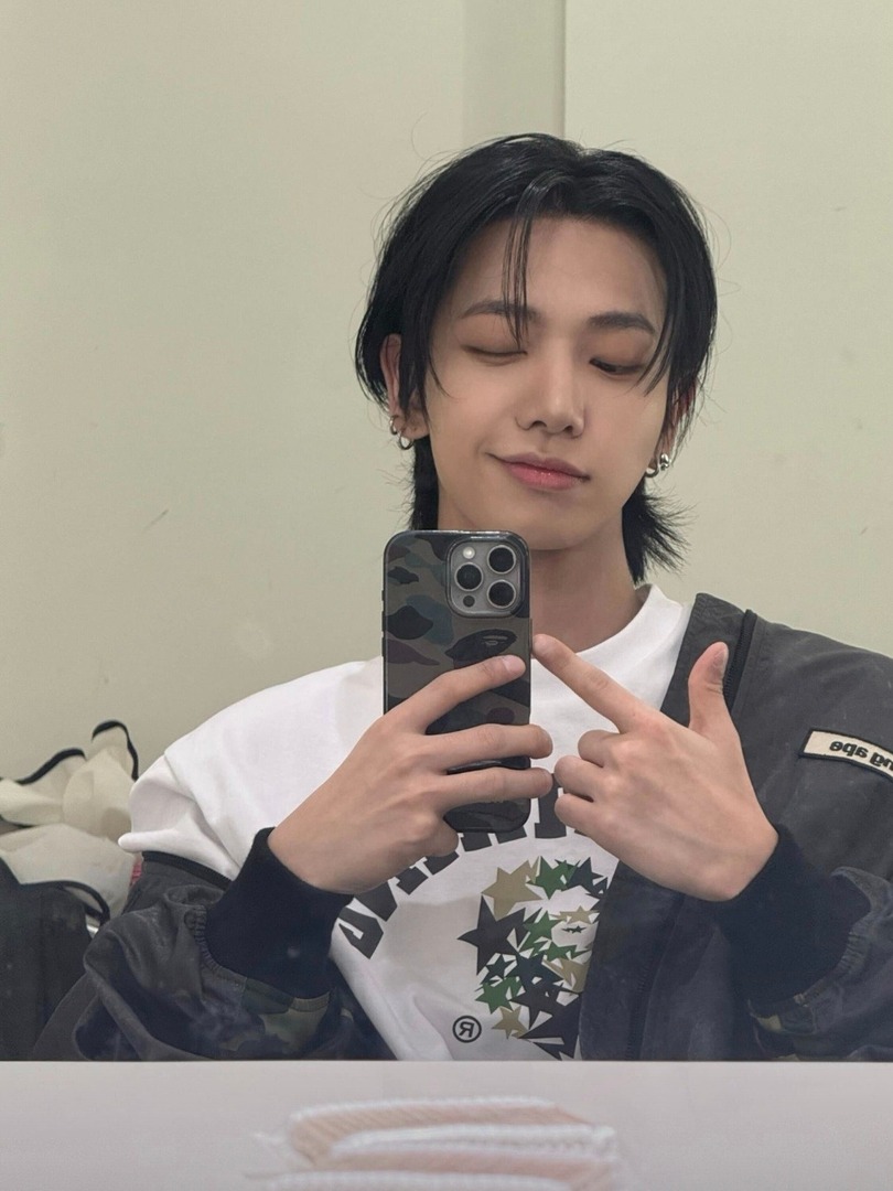 Base umum bisa follow @cornerfess tweet media