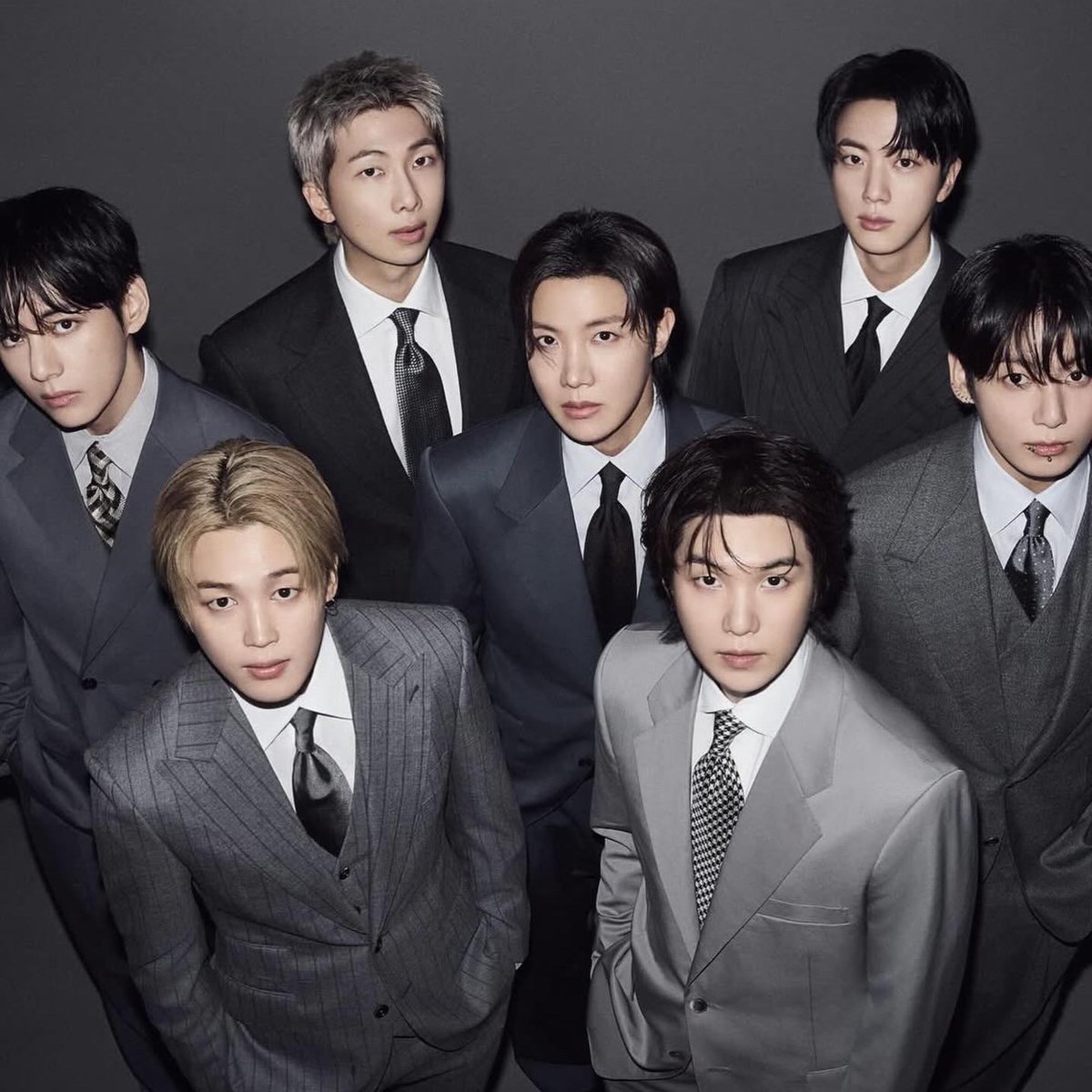 ARIRANG ทำลายสถิติเดิมของ PROOF กลายเป็นอัลบั้มของศิลปินเกาหลีที่มียอดขายเปิดตัววันแรกสูงที่สุดบนชาร์ต Oricon ประเทศญี่ปุ่น 🇯🇵

#1 BTS, ARIRANG - 541,895 แผ่น 🆕
#2 BTS, PROOF - 463,718 แผ่น