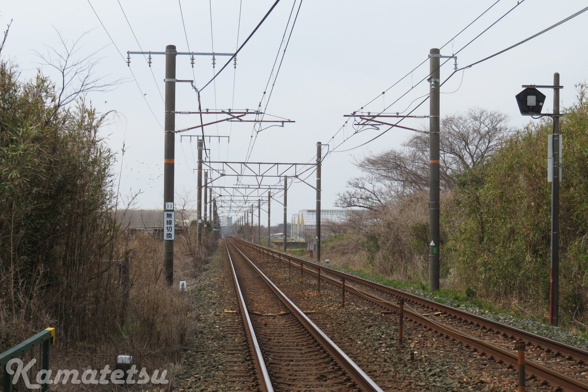 Kamatetsu_'s tweet photo. 3/2より東海道線新所原以西で列車無線のデジタル運用が開始されました。米原駅の扱いは未確認です。デジアナ切替は手動のため、下りは切換標通過直後に、上りは新所原発車後に車内ブザー「・・ー」で乗務員間で切替確認を行っていました。 https://t.co/7IQoilKRVL