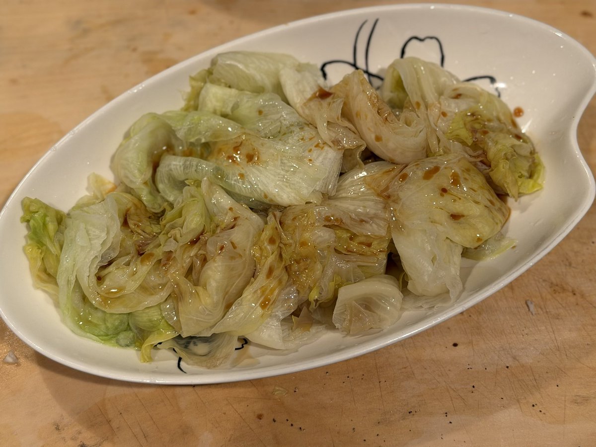 赤きりん。 tweet media