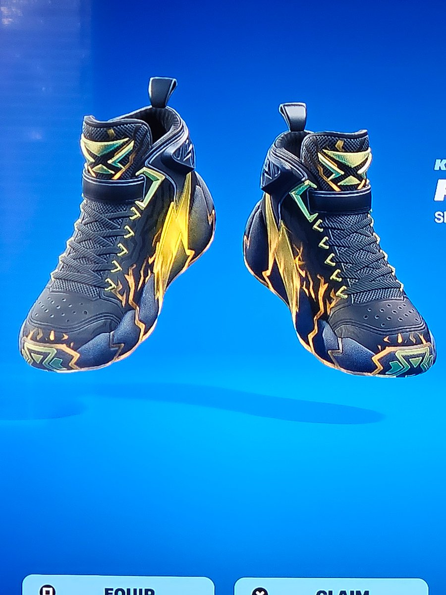 essy🦋 tweet media