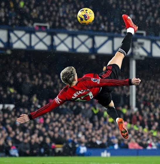 Oluchi_react tweet media