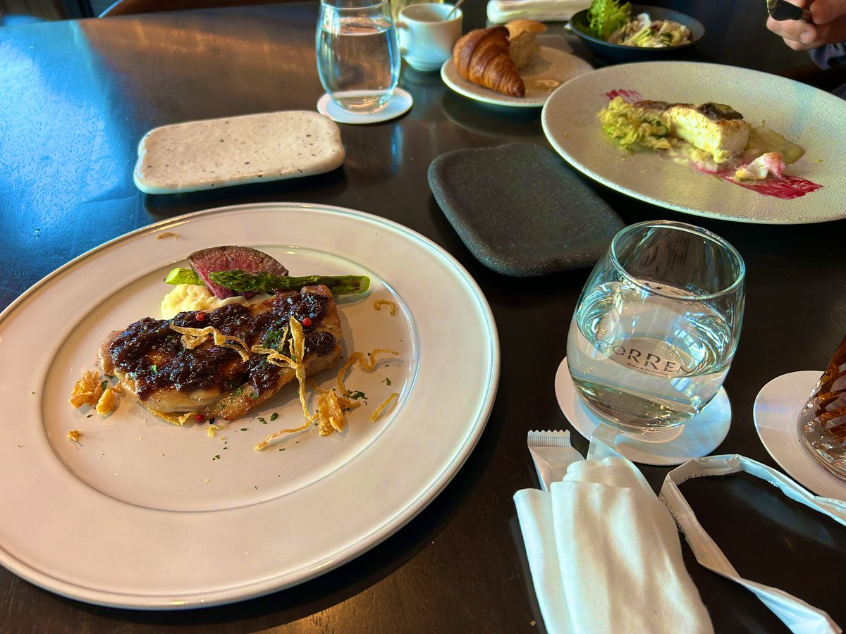 a_zx03's tweet photo. 妹と美味しいランチ食べて、杉並アニメーションミュージアムで映画すみっコぐらしの企画展見て癒された☺️ https://t.co/Au9RA6puKm