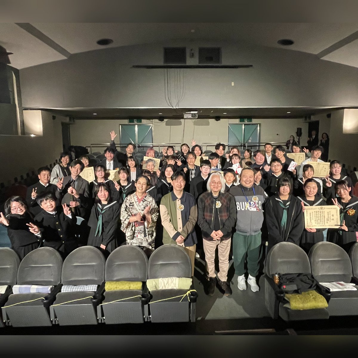 morilini's tweet photo. 上映後に審査員、入賞者同士の交流会があったり、
原作モチーフが選べたり、
地方コンペにしては賞金がお高かったりと、
個人的には日本一ユニークな映画祭だと思ってる。
今年だけ審査委員長代理でした（笑）
次年度も全国からのご応募お待ちしています。
#愛顔感動ものがたり映像部門 https://t.co/7dWvlbGq7a