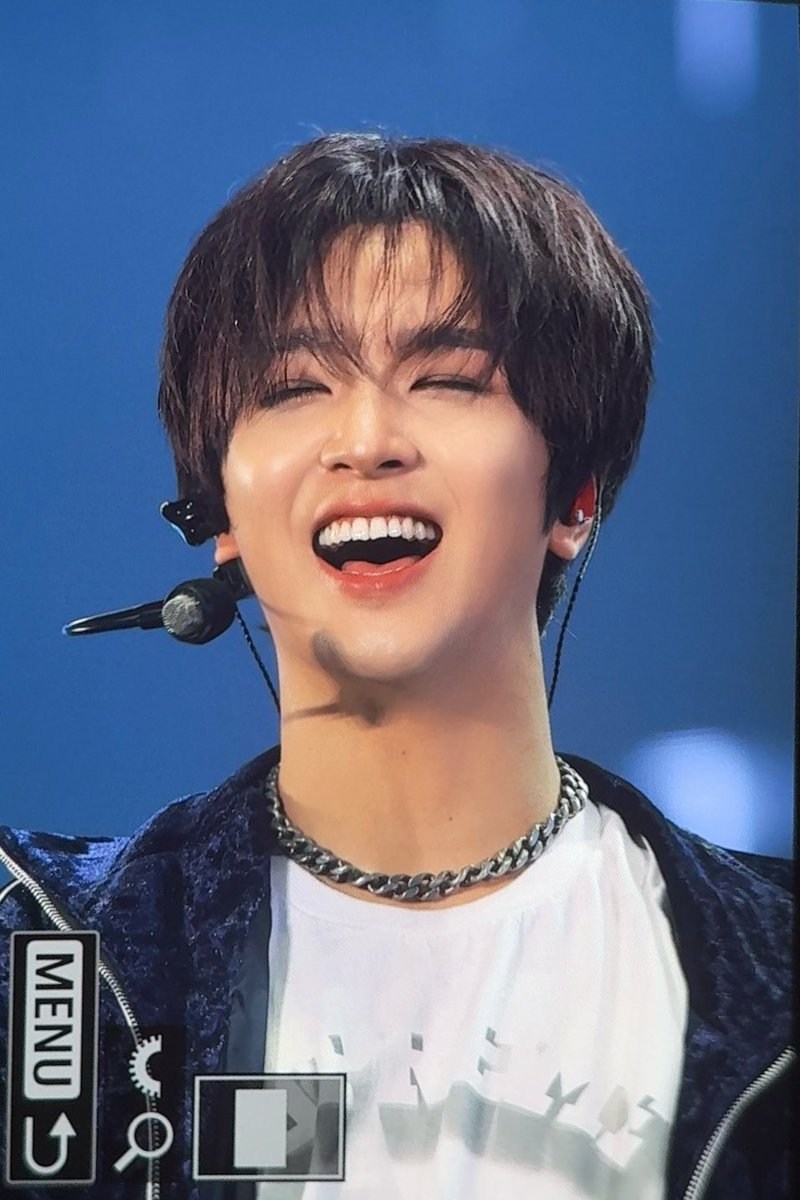 𝙃𝙄𝙓 tweet media