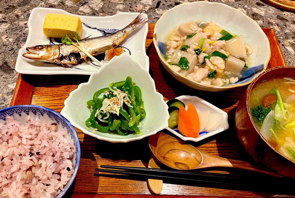 kudou910ma's tweet photo. 定食屋めぐり

荻窪　テンポラネオ
阿佐ヶ谷　ばんちょう
井荻　タツヤ食堂 https://t.co/2NigllwyxD