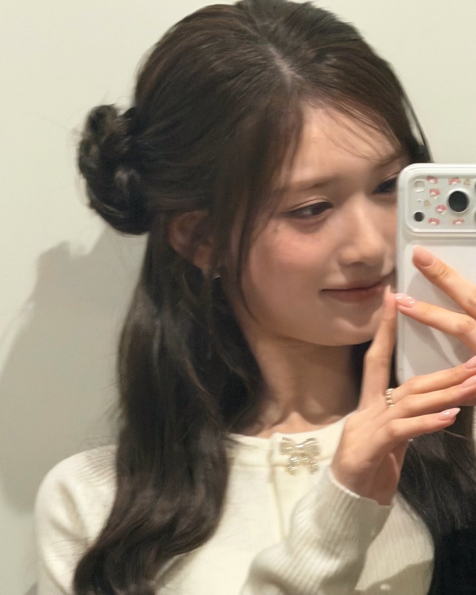 Little Leeseo tweet media