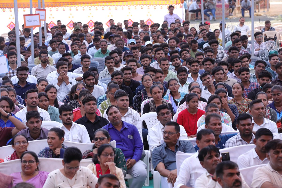 sanghaviharsh's tweet photo. સુરક્ષિત ગુજરાતની નેમ,
માંડવી ખાતેથી રૂ. ૬૬.૦૧ કરોડના પોલીસ પ્રકલ્પોની ભેટ !

✔️ માંડવી ખાતેથી સુરત ગ્રામ્ય, વલસાડ, તાપી અને રેલવે પોલીસ માટે રૂ.૬૬.૦૧ કરોડના વિકાસકાર્યોનું ઇ-લોકાર્પણ અને ખાતમૂહુર્ત કરવાનો અવસર મળ્યો.

✔️​ જનતાની સેવામાં તૈનાત પોલીસ મિત્રોને ઉત્તમ સુવિધા મળે તે હેતુથી સુરત ગ્રામ્યના અનાવલ, તડકેશ્વર અને પાલોદ ખાતે નવા પોલીસ સ્ટેશનો કાર્યરત કરવામાં આવ્યા છે.