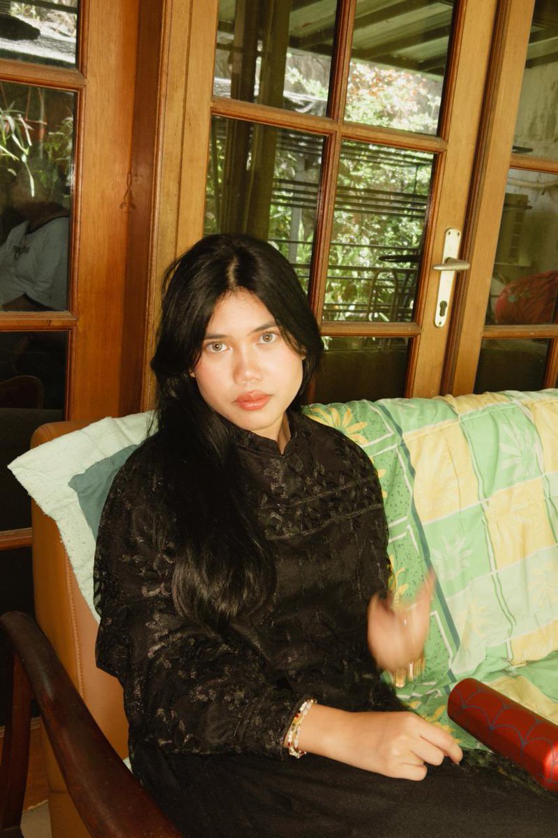 cher ྀི tweet media