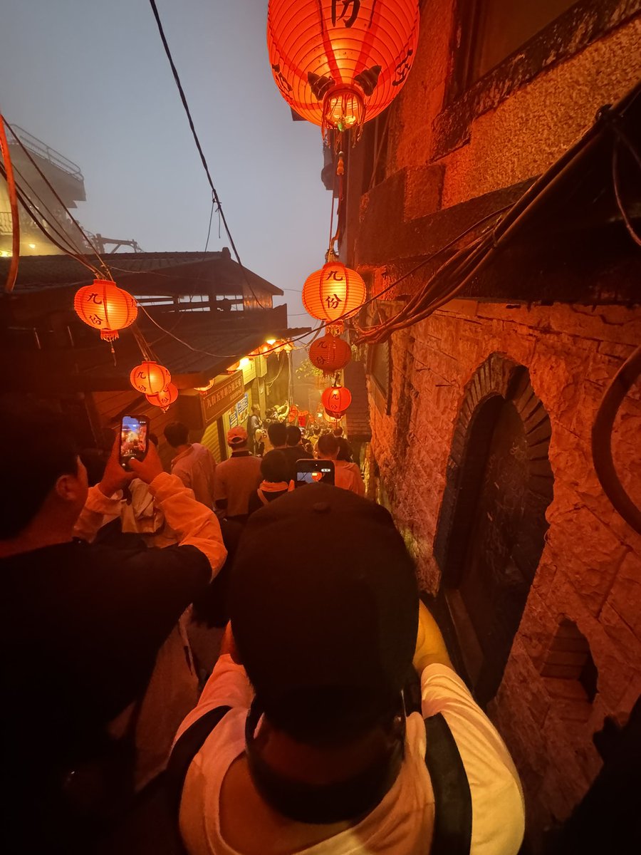 ホテルで一休みし、九份へ
人が凄い
#台湾旅行