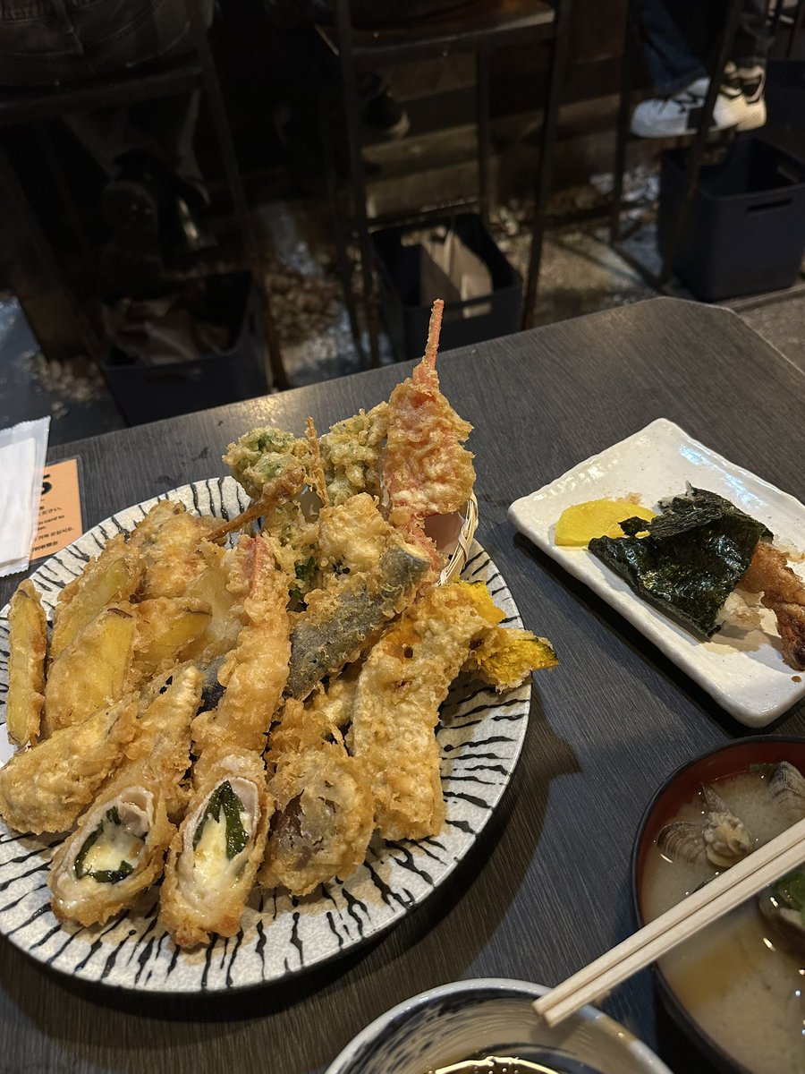 別所 篤 / HOLIDAY TRUNKS tweet media