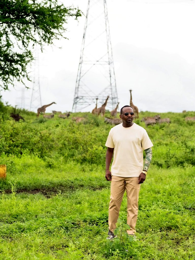 VisitMakuyuni's tweet photo. This Eid, Eng. Hersi Said @Caamil8 President @YoungAfricansSC, Chairman of the African Club Association, and CAF Executive Committee Member spent time with his family at Makuyuni Wildlife Park, embracing nature as a moment of reflection and renewal. https://t.co/0yrfBR55x7