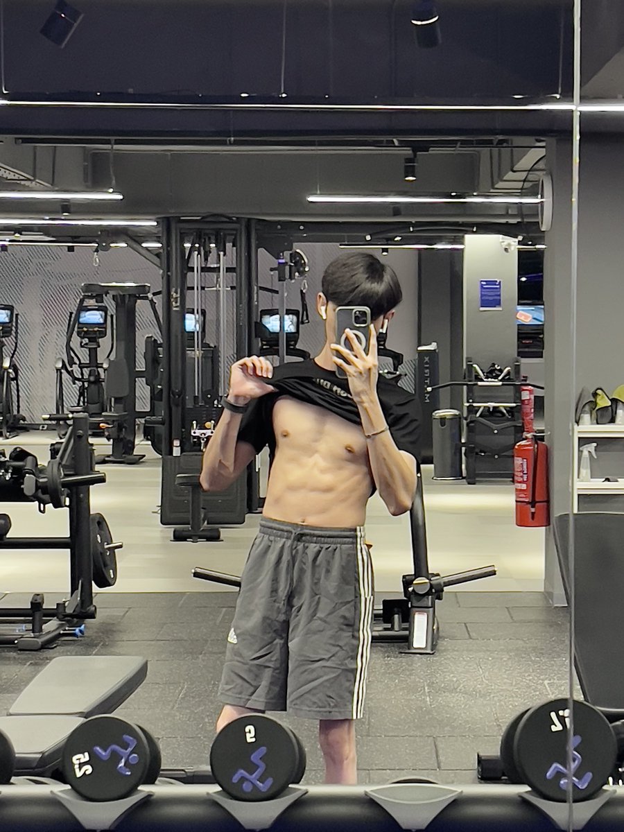 你家小哥哥 tweet media