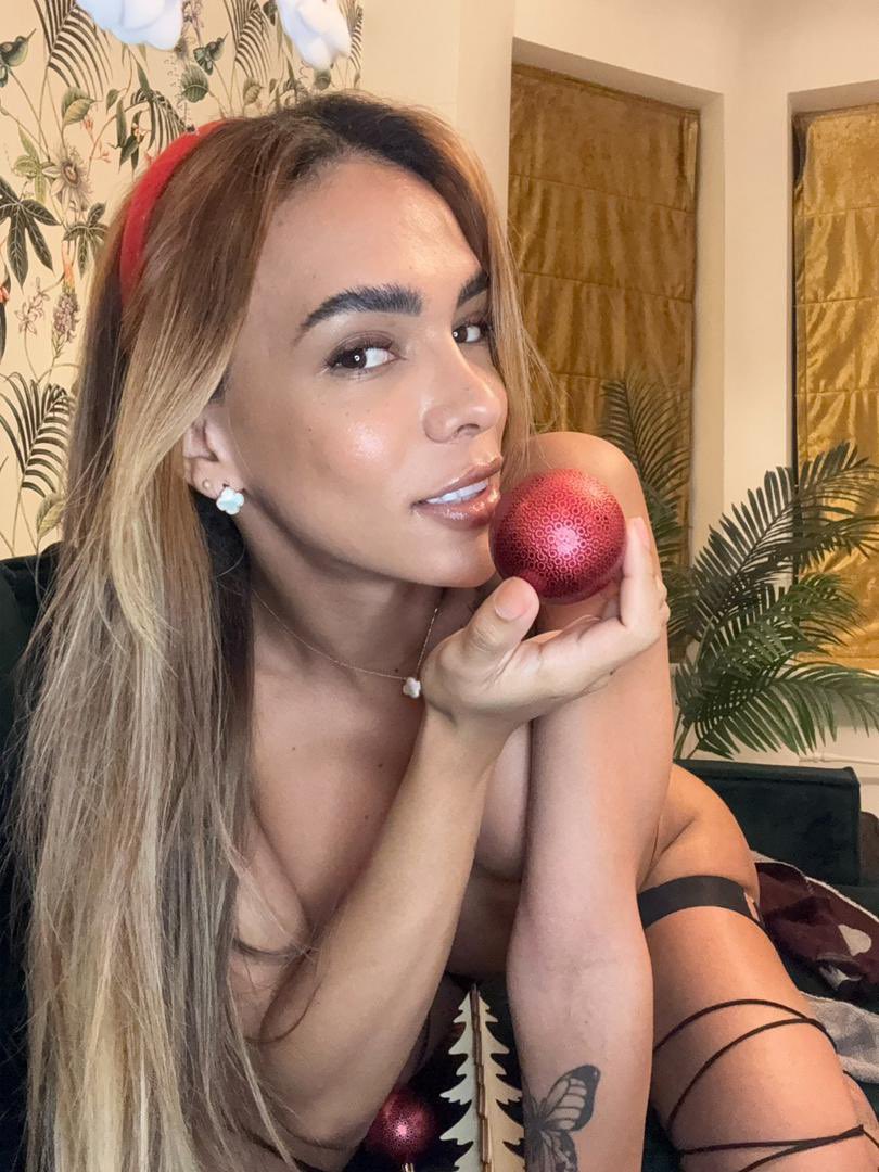amber69699's tweet photo. If I become your girlfriend, would you mind if I woke you up in the morning by putting my dick in your mouth and cum on your face?🫦
🤍🖤🤍🖤🤍🖤🤍🖤🤍🖤🤍🖤🤍🖤 https://t.co/XXGdCfdoVc