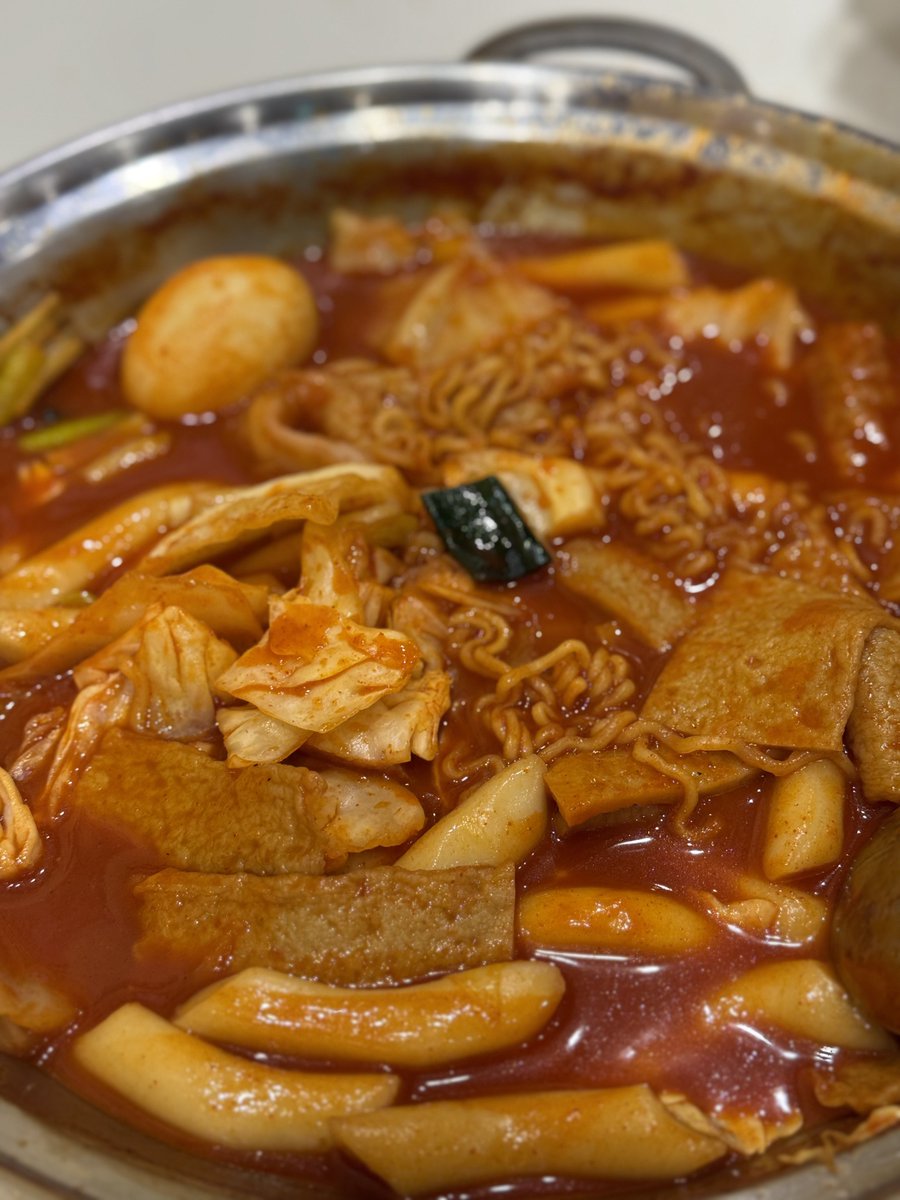 마트 장보러왔다가 즉떡이 보여가지고..

배부른데 또 이끌려버렸…