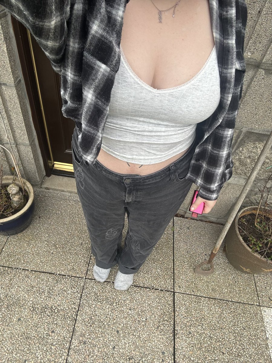 Piss Princess 💛💦 tweet media