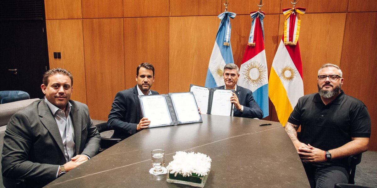 Con el intendente <a href="/PasseriniOk/">Daniel Passerini</a> firmamos convenios para seguir fortaleciendo la red de acompañamiento social en la ciudad de Córdoba.

En articulación entre la Provincia y la Municipalidad de Córdoba, sostenemos espacios sociocomunitarios en los barrios y ampliamos los programas