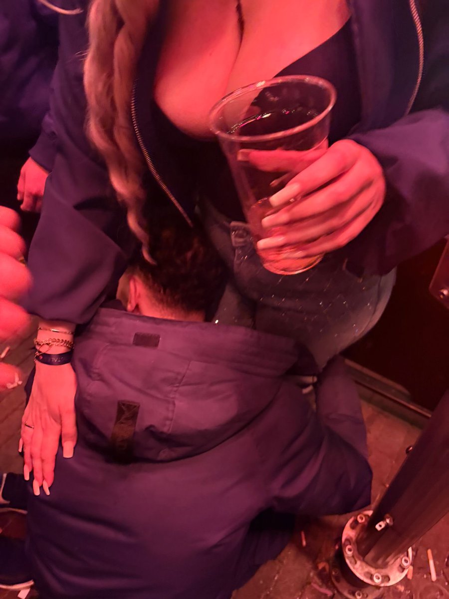 I even get vanilla men in the club to kneel before me 🫢