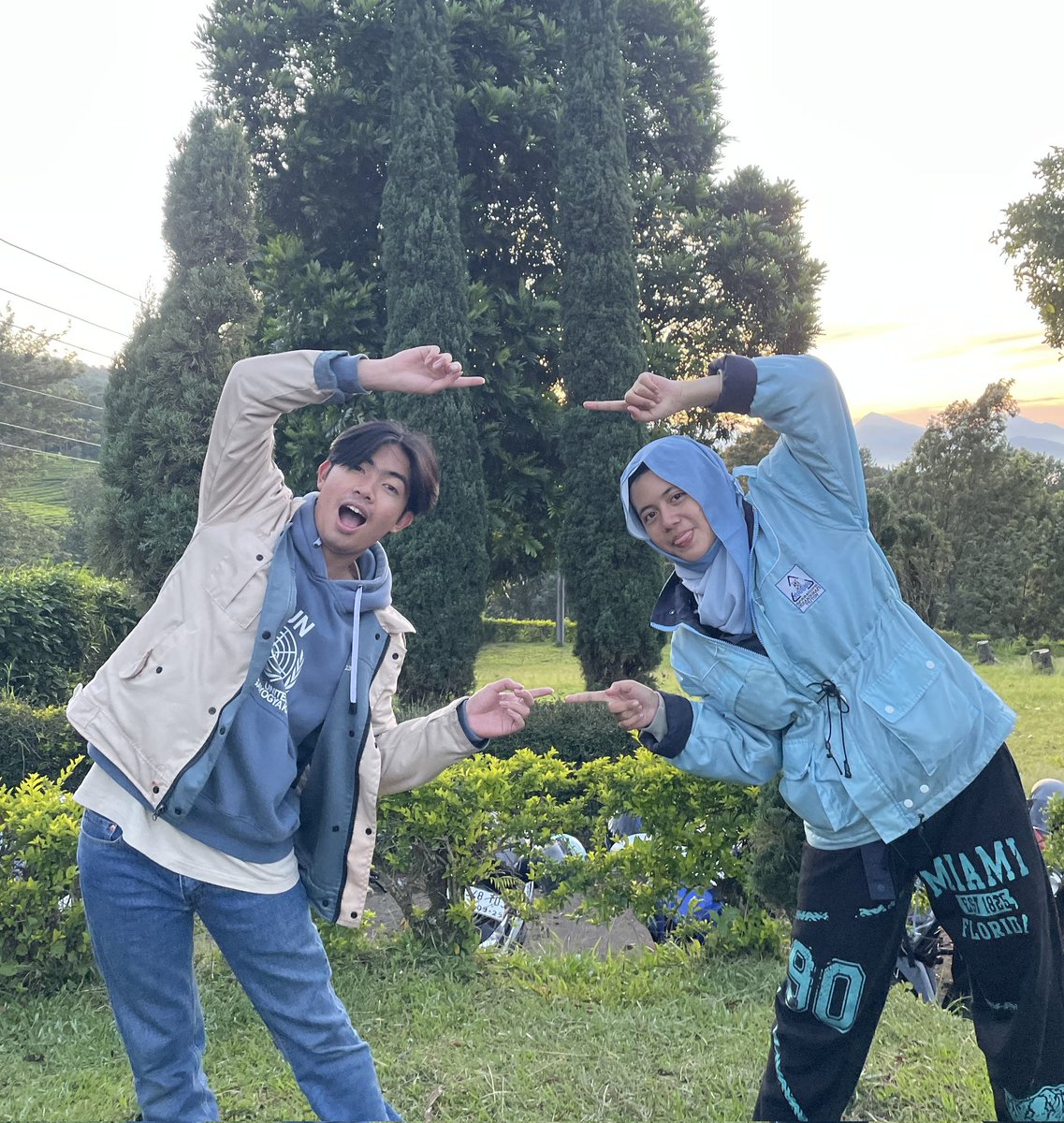 2LOL | ⚠️ tweet media