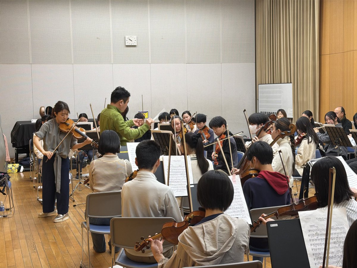 MjoMitaka's tweet photo. 【3/22のMJO】第26回演奏会に向けての最後の練習でした。休憩中も熱心に練習する姿が見られ、気合いが入っています❗️
チケットの残数が少なくなっていますので、事前のご予約がおすすめです。
インターネットからもご予約できますよ😄
お待ちしています！
https://t.co/5zGM726zwI https://t.co/M7Ne9Dg55Z