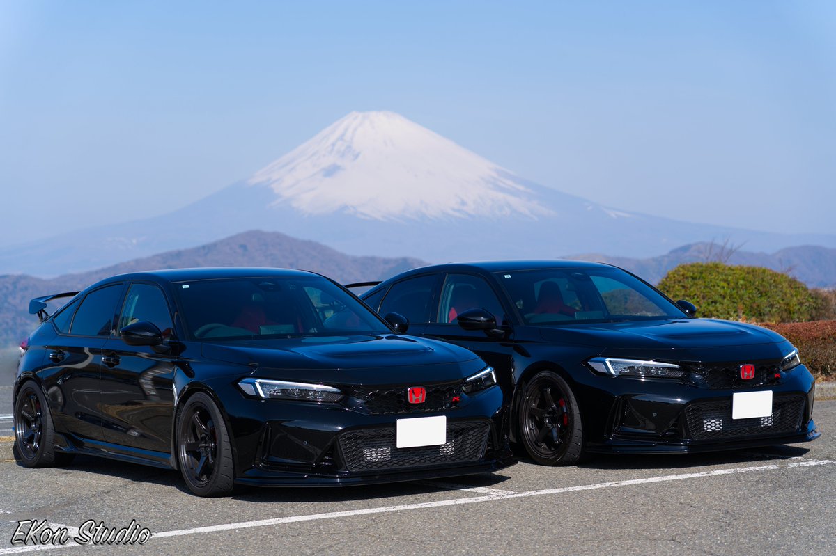 GONDO_TAKASHI's tweet photo. Today's Civic Type R
#honda #本田 #本田技研 #Civic #TypeR #シビック #タイプR #fl5 #赤バッジ #yokohamatire #advangt #アドバンgt #ヨコハマタイヤ #dunlop #ダンロップ #Z3 #ZIII #kansaiservice #関西サービス #hakone #箱根 #ターンパイク #turnpike #mtfuji #fuji #富士山 #富士 #芦ノ湖 https://t.co/km6qVPrRJv