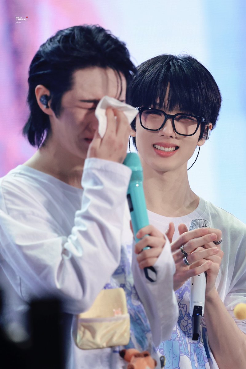 𝗥𝗘𝗗 𝗖𝗛𝗘𝗖𝗞 tweet media