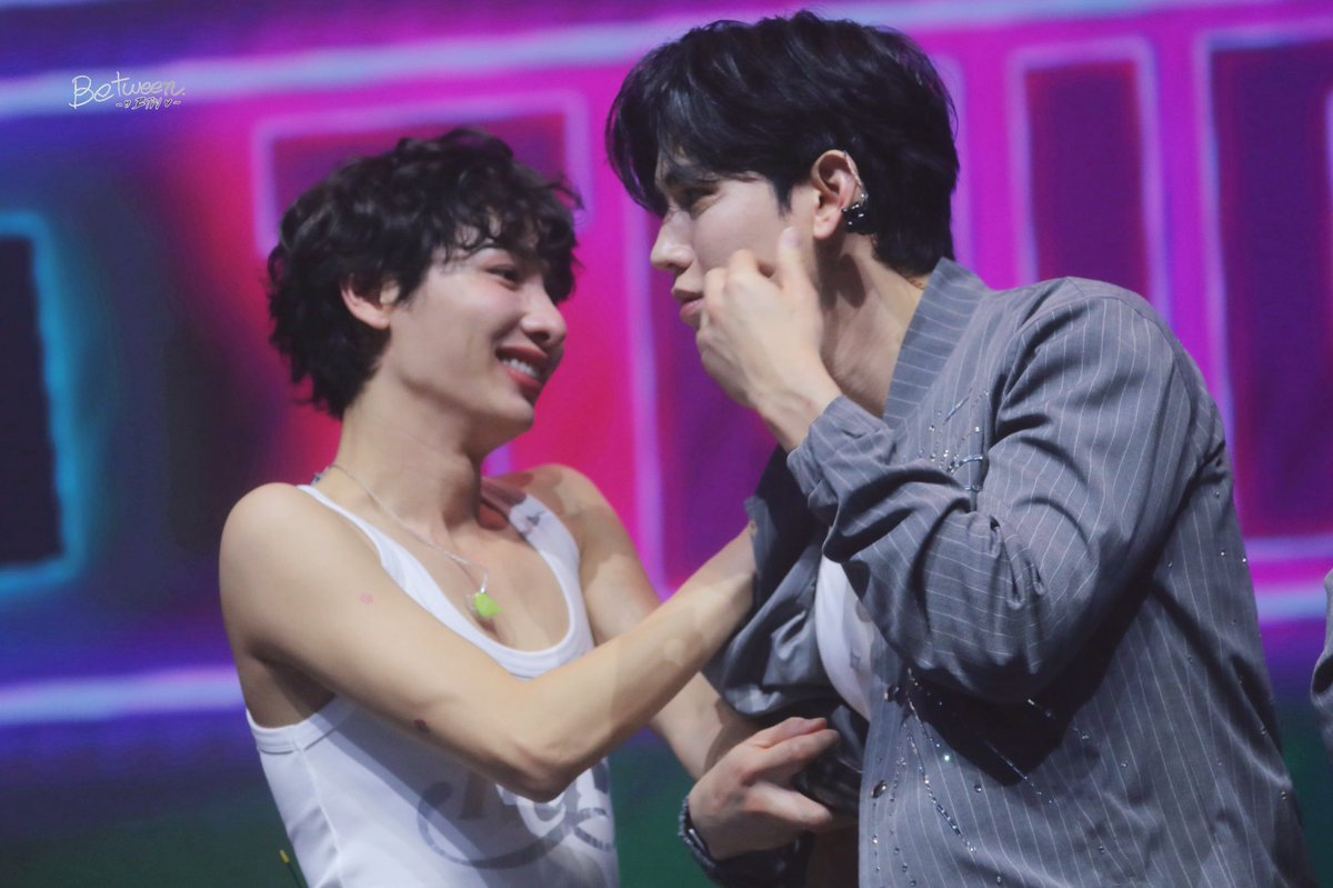 bubble *( slow ) tweet media